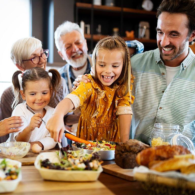 famille en cuisine