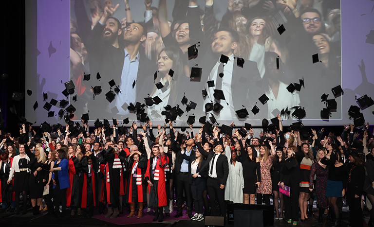 Remise des diplômes de l'université PRÉVOIR